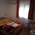 לינה וארוחת בוקר Quo Vadis 3*