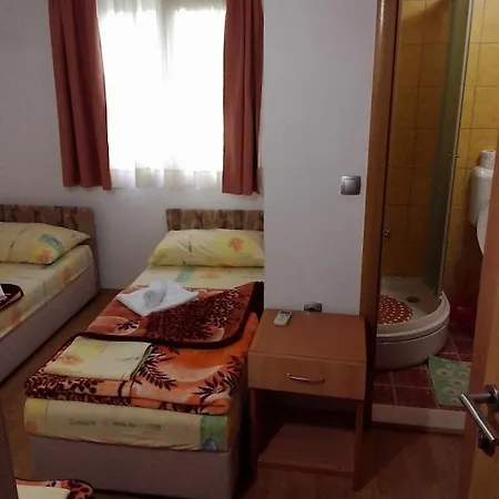 Bed & Breakfast Quo Vadis 3*