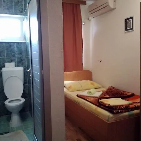 krevet i doručak Hotel Quo Vadis 3*